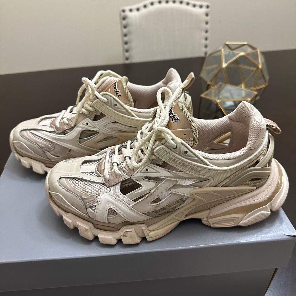 Cream Authentic Balenciaga’s track running shoes